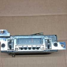 1968 Plymouth Barracuda Radio thumb turn dials picture