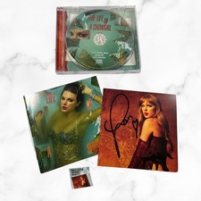 Taylor Swift The Life of a Showgirl CD + Hand Signed Photo 3 Heart Autograph  picture