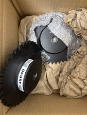 MARTIN 40B40 Roller Chain Sprocket, Type B Hub, 40 Chain, 40 Teeth - NEW picture