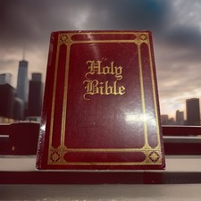 NEW United Holy Bible Guiding Light Edition Large Padded Cover Vintage Sealed picture