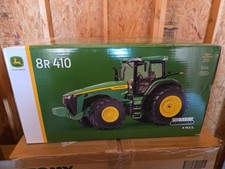 1/16 John Deere 8R 410 Tractor Wide LSW Tires Prestige Collection picture