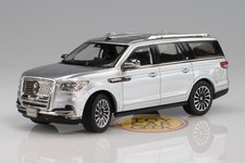 1:64 WTX Lincoln Navigator 2022-24 NAV-SV picture
