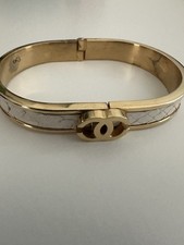 Vintage Gold Tone Hinged Bangle Bracelet Interlocking C Clasp Textured Pattern picture