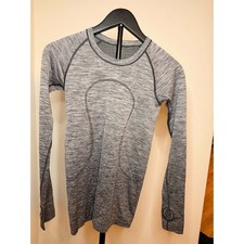 Lululemon Gray Heathered Long Sleeve Running Yoga Athletic Top - Size 4 picture