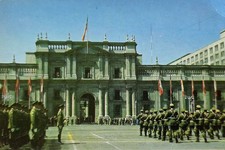 Santiago Chile Palacio de la Moneda Cambio de Guardia 1970s old card pc cpa postcard picture
