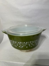 Vintage Pyrex Spring Blossom Crazy Daisy 472 1.5 Pt Casserole Dish w/ Glass Lid picture