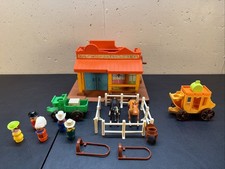 VINTAGE FISHER PRICE 1982 PLAY FAMILY WESTERN TOWN #934 COMPLETE NO SUBSTITUTION picture
