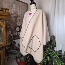 Torrid Ivory Cozy Pocket Ruana Sherpa Fleece Blanket Stitch Wrap OS 44475584 picture