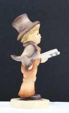 Goebel M.I. Hummel Figurine #131 “Street Singer” TMK6, 5.25