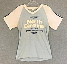 Vintage 1982 North Carolina NCAA National Basketball Champs Womens Large T-Shirt picture