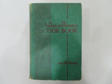 VINTAGE 1943 “THE AMERICAN WOMAN’S COOKBOOK“ BY RUTH BEROLZHEIMER HARDCOVER BOOK picture