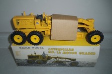 CATERPILLAR #12 ROAD GRADER in BOX ERTL REUHL Vintage Construction Toy picture