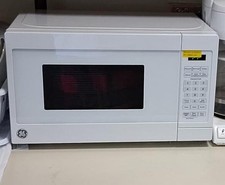 GE 0.7 CuFt Microwave Oven, 700W, One-Touch, Child Lock, White picture