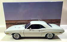 YCID 1970 Dodge Challenger R/T White Vanishing Point LE 1 OF 199 NIB 1:18 Scale picture