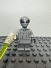 LEGO Series 6 Classic Alien Minifigure col086 w/ Blaster Gun Gray Alien picture