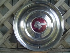 ONE VINTAGE 1951 51 PONTIAC CHIEFTAIN BONNEVILLE PARISIENNE HUBCAP WHEEL COVER picture