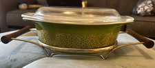 Vtg Pyrex 043 1 1/2 Qt Bramble GreenGold ovalCasserole Dish w Lid & Metal Cradle picture