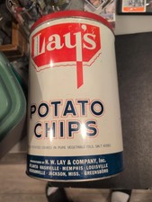 Vintage H.W. Lay’s Potato Chips 1 LB Tin Oscar Mascot Original Lid Bright picture