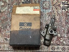 Mopar 1823146 Power Steering Gear Valve 1961-63 OEM Vintage Part picture