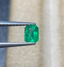 Natural Emerald Gemstone, 0.30 Crt From Swat picture