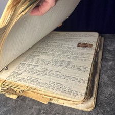 HUGE Vintage Recipe Binder Hand Written Typewriter Recipes & Clippings 1960’s picture