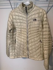 The North Face Women’s ThermoBall Jacket Champagne Ivory Quilted picture
