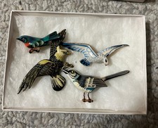VTG TAKAHASHI-Style Hand-carved Painted Wood Bird Pins, Set of 4 picture
