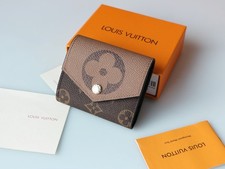 LOUIS Zoé Monogram Reverse Giant Compact Wallet M80725 picture