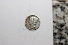 1919 S US Mercury Dime VF 90% Silver picture