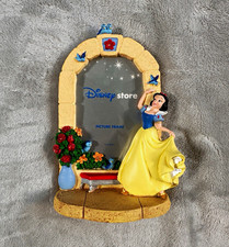 Vintage Disney Store Snow White Picture Frame 3D Resin picture