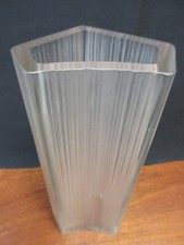 signed MODERN TAPIO WIRKKALA 3504 FINLAND FROSTED ART GLASS VASE 9 3/8