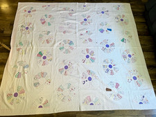Antique 1930s Dresden Plate Quilt Hand-Pieced & Hand-Quilted picture