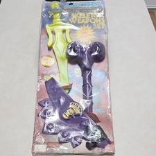 Mattel Masters of the Universe Skeletor Weapons Set Glow-in-the-Dark 1981 picture