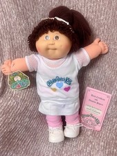 Coleco Beautiful Brunette UT Factory Cabbage Patch Kids Girl in HTF outfit  NICE picture