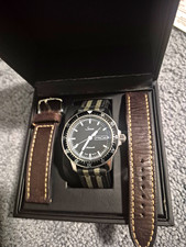 Sinn 104 Automatic Day/Date 41mm Black Dial 200m Watch w/ Box Manual Straps picture