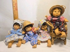 Gi-Go Dolls Palm Pals Expressions Dolls Set of 4 Plus 1 Small Chair  picture