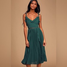 NWT Lulu's Never a Dull Moment Emerald Green Tie-Strap Pleated Midi Dress, XXS picture