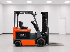 Toyota 7FBCU25 36V Electric Forklift 5,000 LB Capacity W/ Charger Battery 36V picture