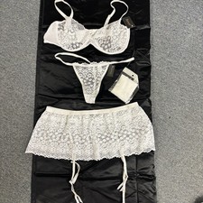 NWT Frederick’s Of Hollywood Lia White Floral Lace Bra Set & Garter Belt Size 2X picture