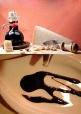 ONE LITER OF ARTISANAL TRADITIONAL BALSAMIC VINEGAR OF MODENA - AGED 100 YEARS. picture