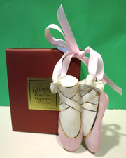 LENOX MY BALLET SLIPPERS ORNAMENT -- BALLERINA DANCE SHOES -- -- NEW in BOX picture