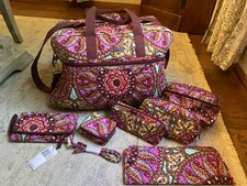 Vera Bradley Resort Medallion Grand Traveler 7 Pc Travel Set NWT Crossbody Cosme picture