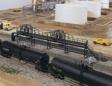Walthers Cornerstone HO Scale Model Oil Loading Platform, 8 picture