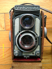 Vintage Yashica 44 TLR Camera 60mm F/3.5 Lens  grey Untested picture