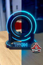 Tron Identity Disc with Display Stand – Glowing Sci-Fi Collector Piece picture