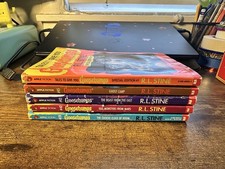 Lot Of 5 Vintage R.L. Stine Goosebumps Paperbacks 28, 42, 43, 45+ Special ED #1 picture
