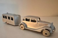 TOOTSIETOY 1935 FORD SEDAN W/TRAVEL TRAILER - SET #1043- VG -MUST SEE- HTF SET picture