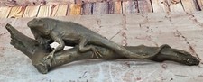 VINTAGE  BRONZE MINITURE LIZARD WITH GLASS EYS MUST SEE NO RESERVE DETAILED GIFT picture