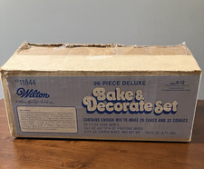 Vintage Pillsbury Wilton Child's Cake Decorating Set 11844 w/ Box 24+ Pieces picture