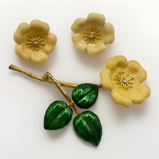 MMA Metropolitan Museum of Art Dogrose Brooch Gold Filled Enamel 1980s Vintage picture